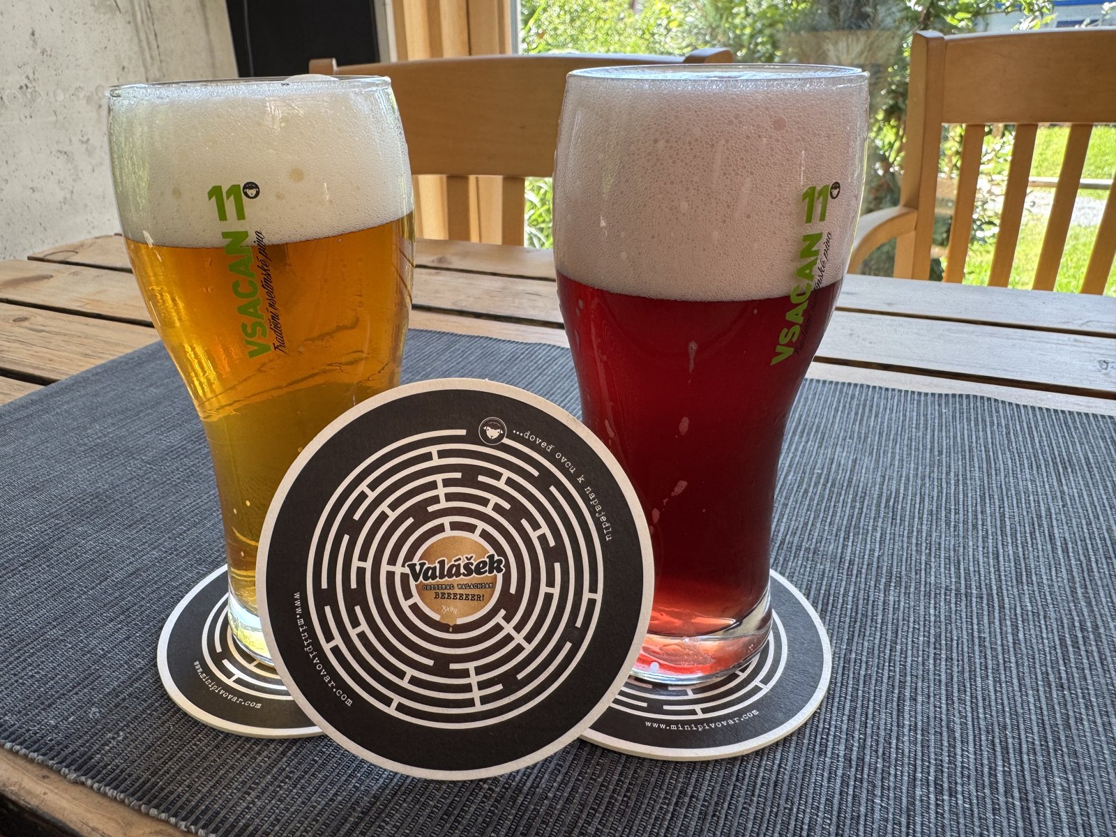 <strong>Dvě piva z pivovaru Valášek ve Vsetíně.</strong> Plánovaná zastávka, která zapadla přesně tam, kam měla.
