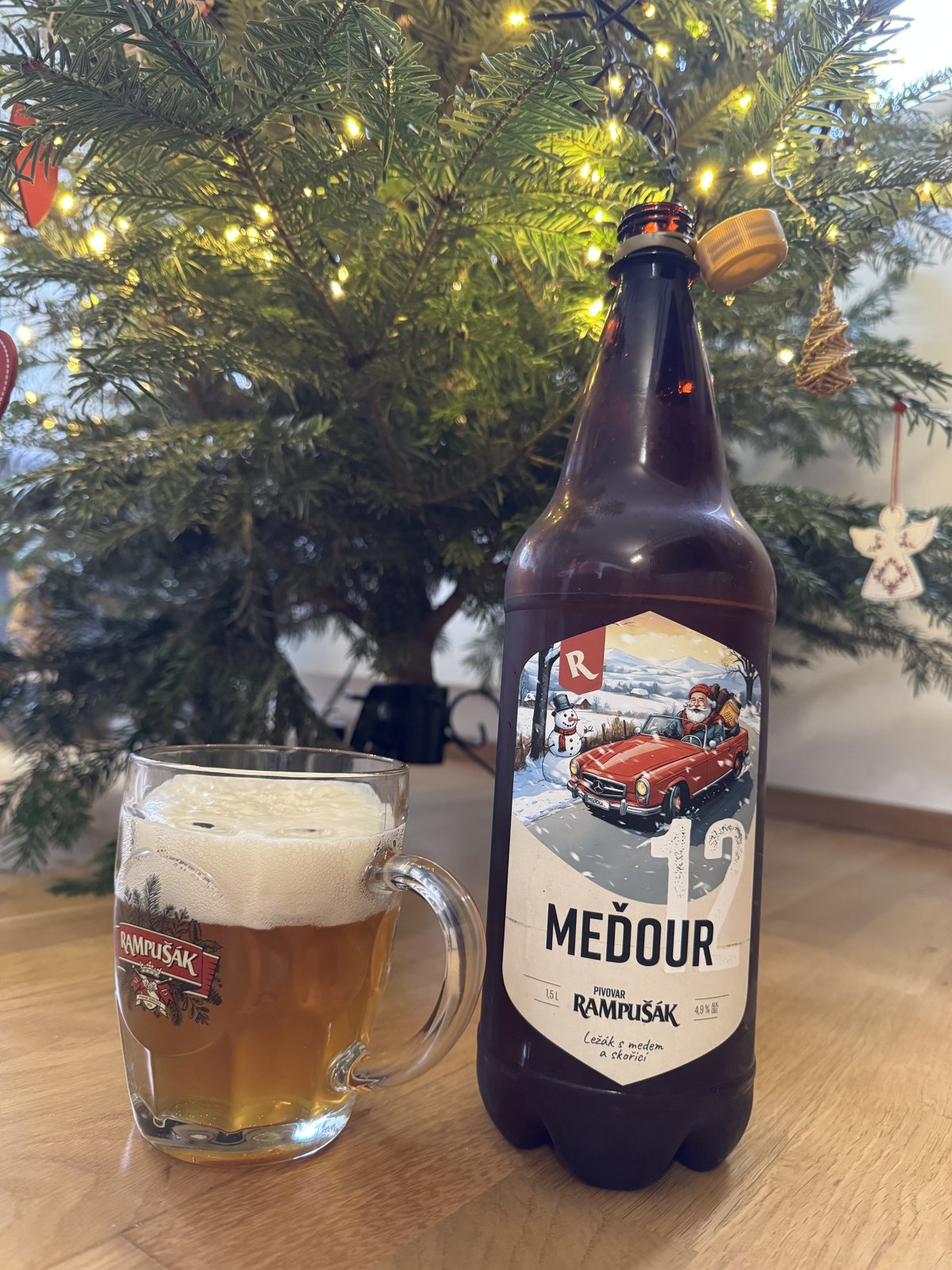 <strong>Meďour</strong> – vánoční klasika s medem a skořicí, ideální start sváteční degustace.