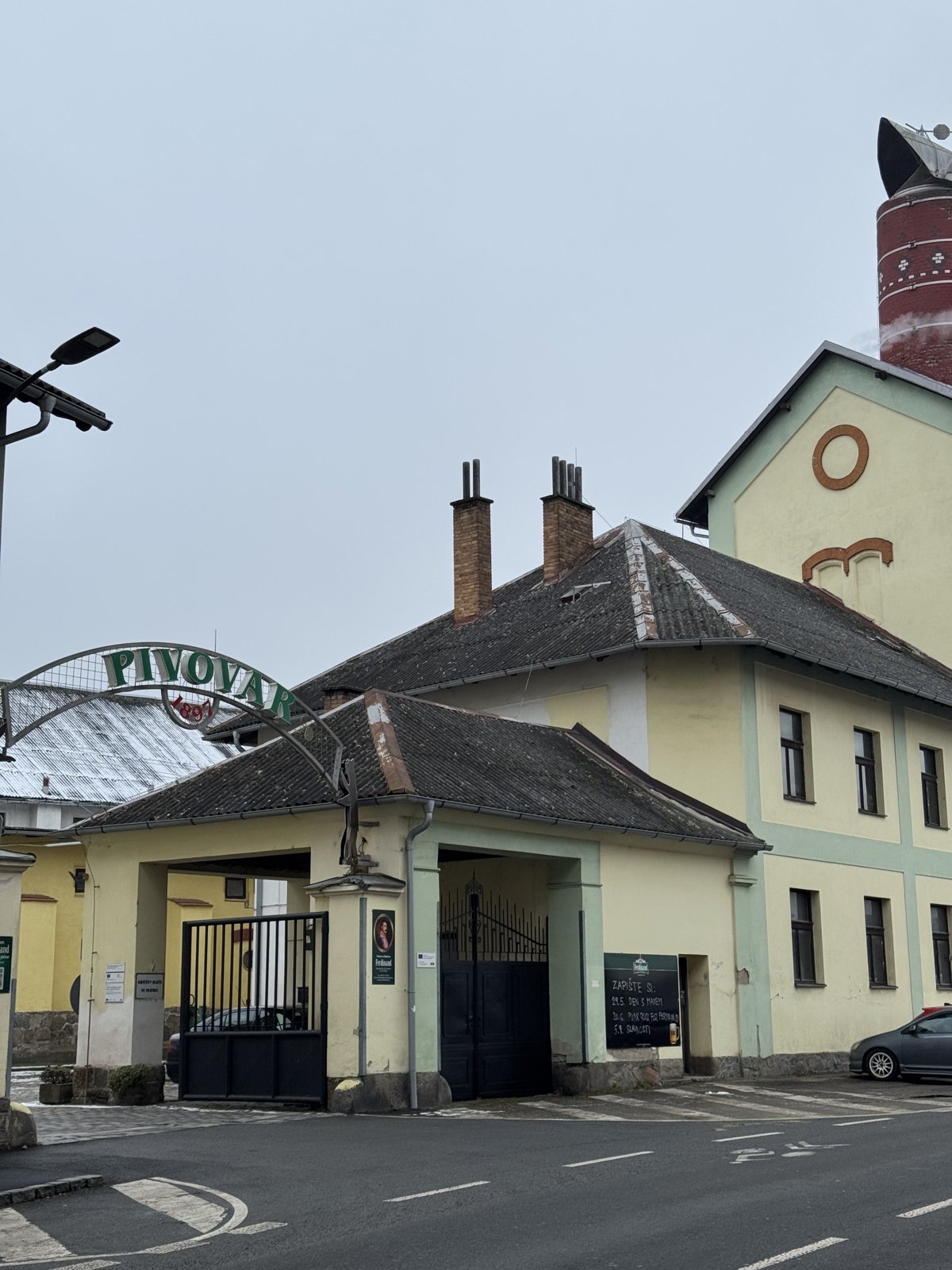 Vstupní brána do areálu Pivovaru Ferdinand v Benešově