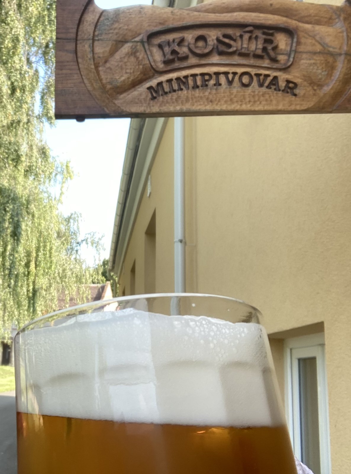 <strong>Kosíř</strong>. Zavřeno na dveřích, otevřeno pro ty, kteří přijedou ve správný čas.